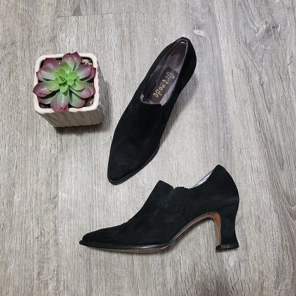 Ingledews * Vintage Black Suede Ankle Shoe Sz 7.5 - Picture 1 of 12